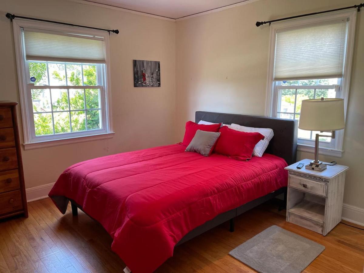 Quaint, Comfy, Close & Convenient Чарлстън Екстериор снимка